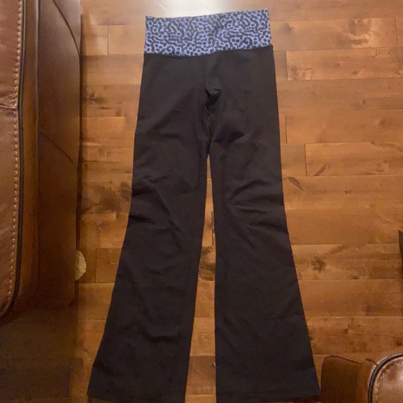 Lululemon yoga pants